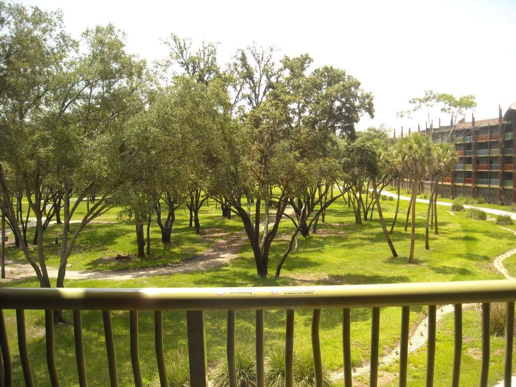 This is your birthday song, it isn't very long...... June trip report!! The DIS Disney