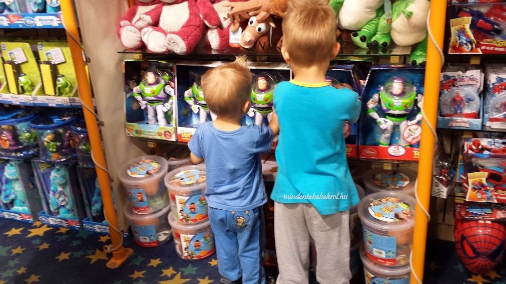 photo DisneystoreAlicante_zps05caa2ae.jpg