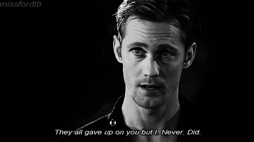 photo Eric-eric-northman-35751524-500-280_zps7da749ea.gif