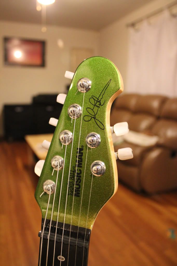 Headstock.jpg