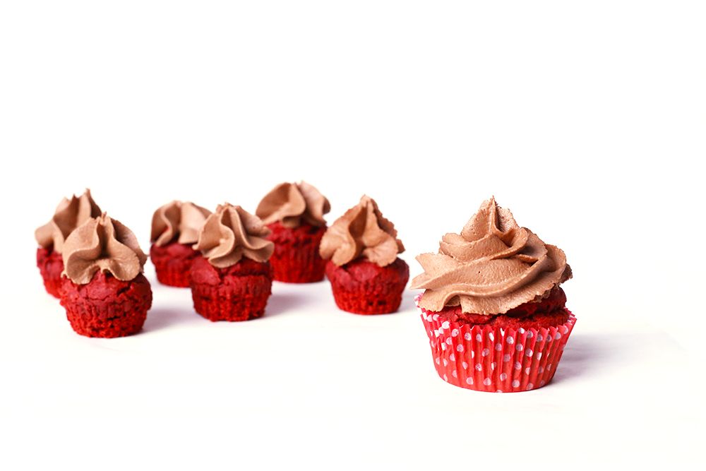 gluten-free-red-velvet-nutella-cupcakes7.jpg