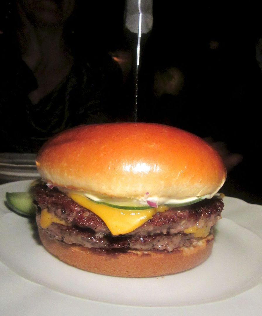 Is this the famous Chicago burger? Well, it’s good, but no match for Salvation’s classic.