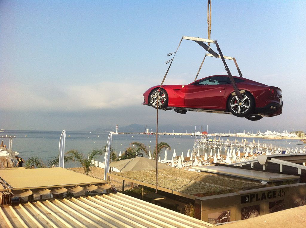 Ferrari-F12-Berlinetta-in-the-air-Cannes.jpg