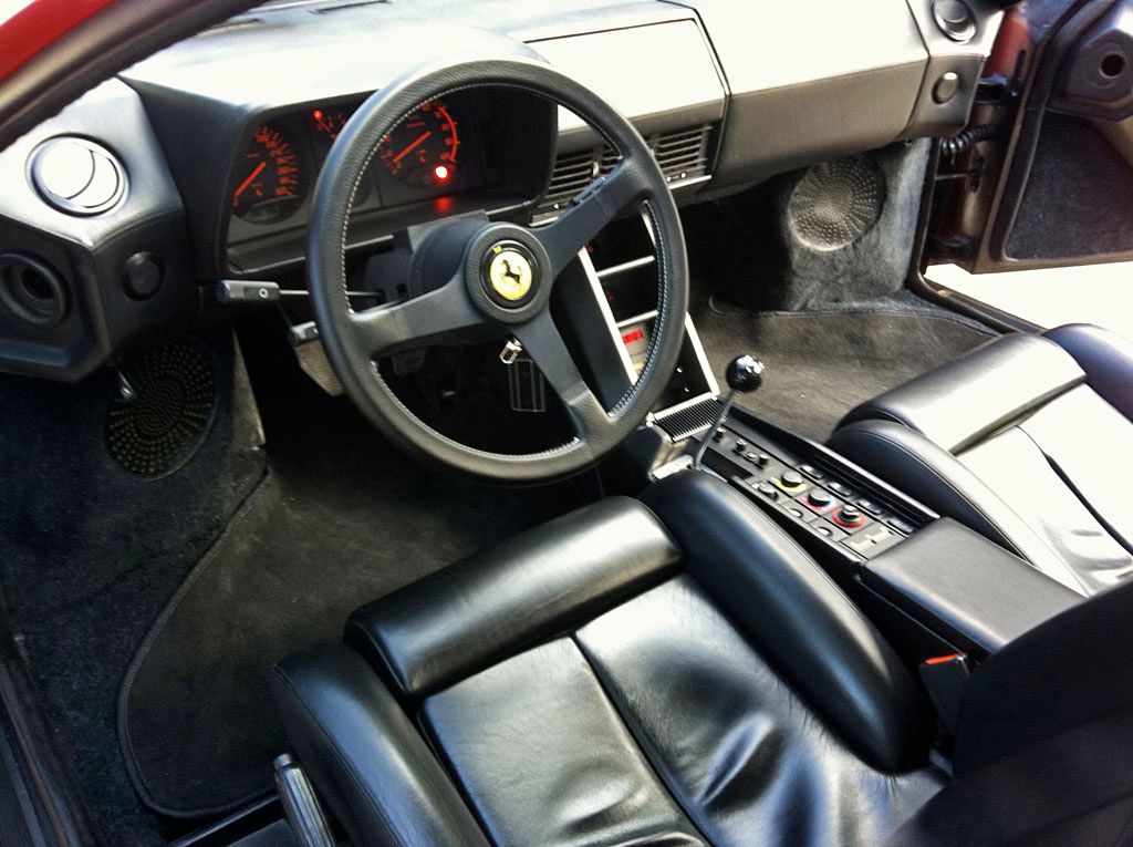 Ferrari-Testarossa-interieur-inside-acha