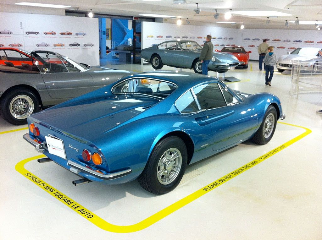 Ferrarista-Dino-206-Bleue.jpg