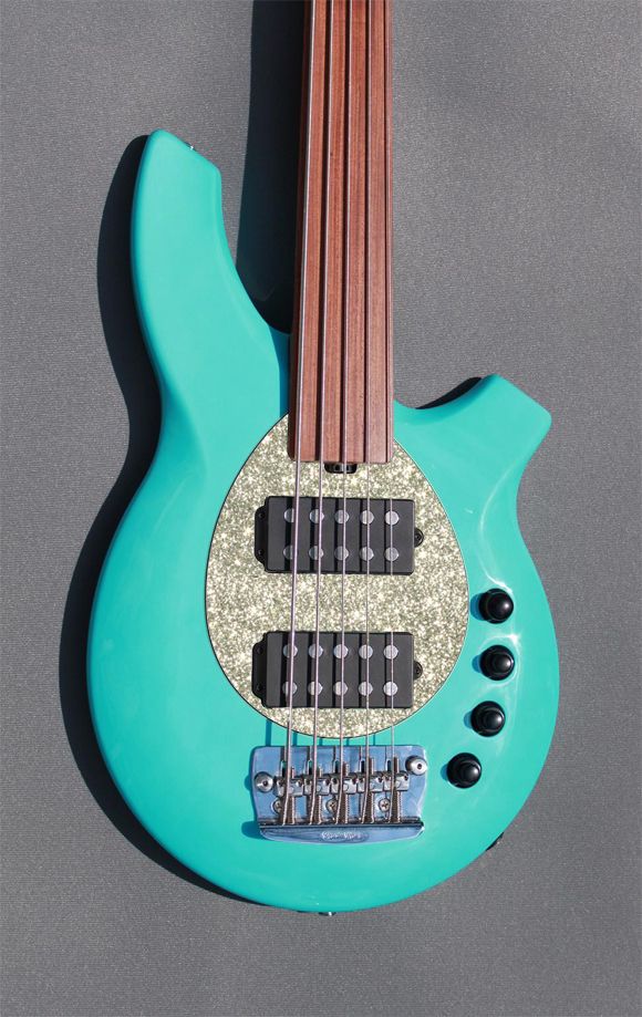 BillyBassmintbodywithMint18ktGoldSparkle.jpg