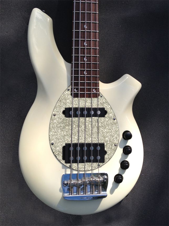 MusicManBongo5SHwithMint18ktGoldSparklePickguard.jpg