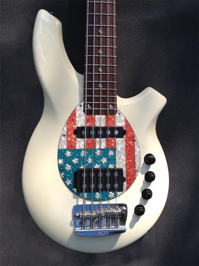 MusicManBongo5SHwithUSAFlagSilverSparklePickguard.jpg